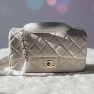 Bolso Chanel blanco triple A