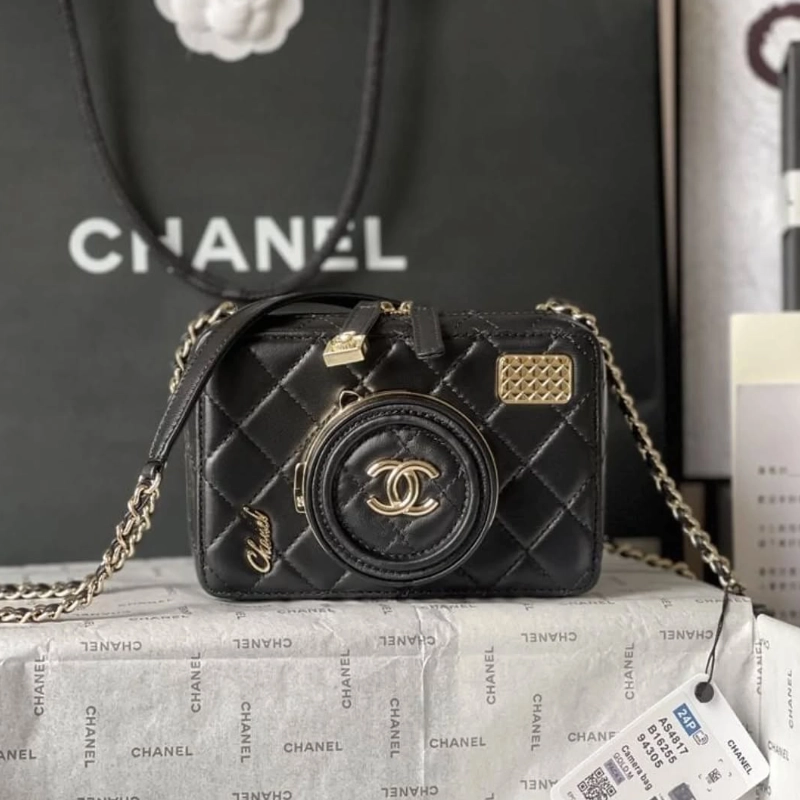 Chanel - Mini Bolso Cámara con Espejo y Monograma Clásico