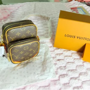 Louis Vuitton Multi Pochette Monogram Clásico